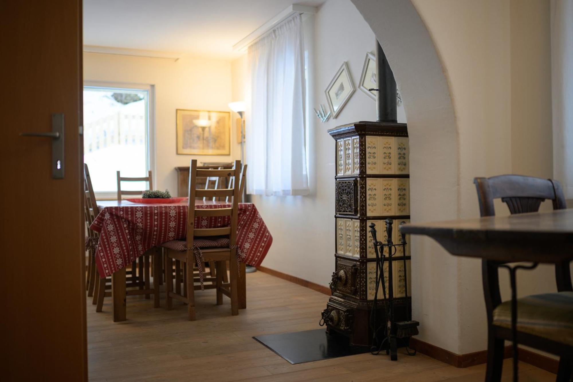 Chesa Gulas - La Punt-Chamues-Ch Exterior photo